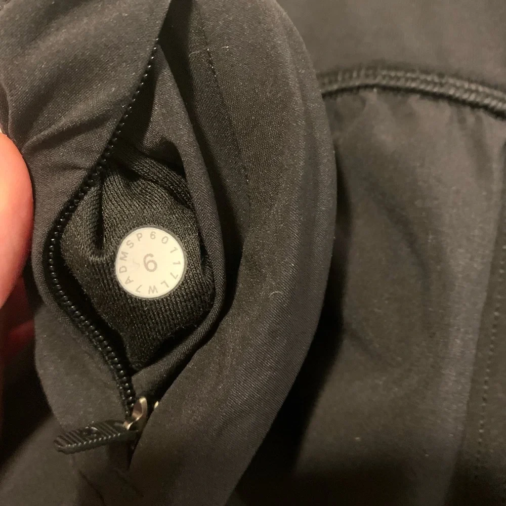 Lululemon reversible gray shorts s6 choose a side running short - Picture 3 of 5